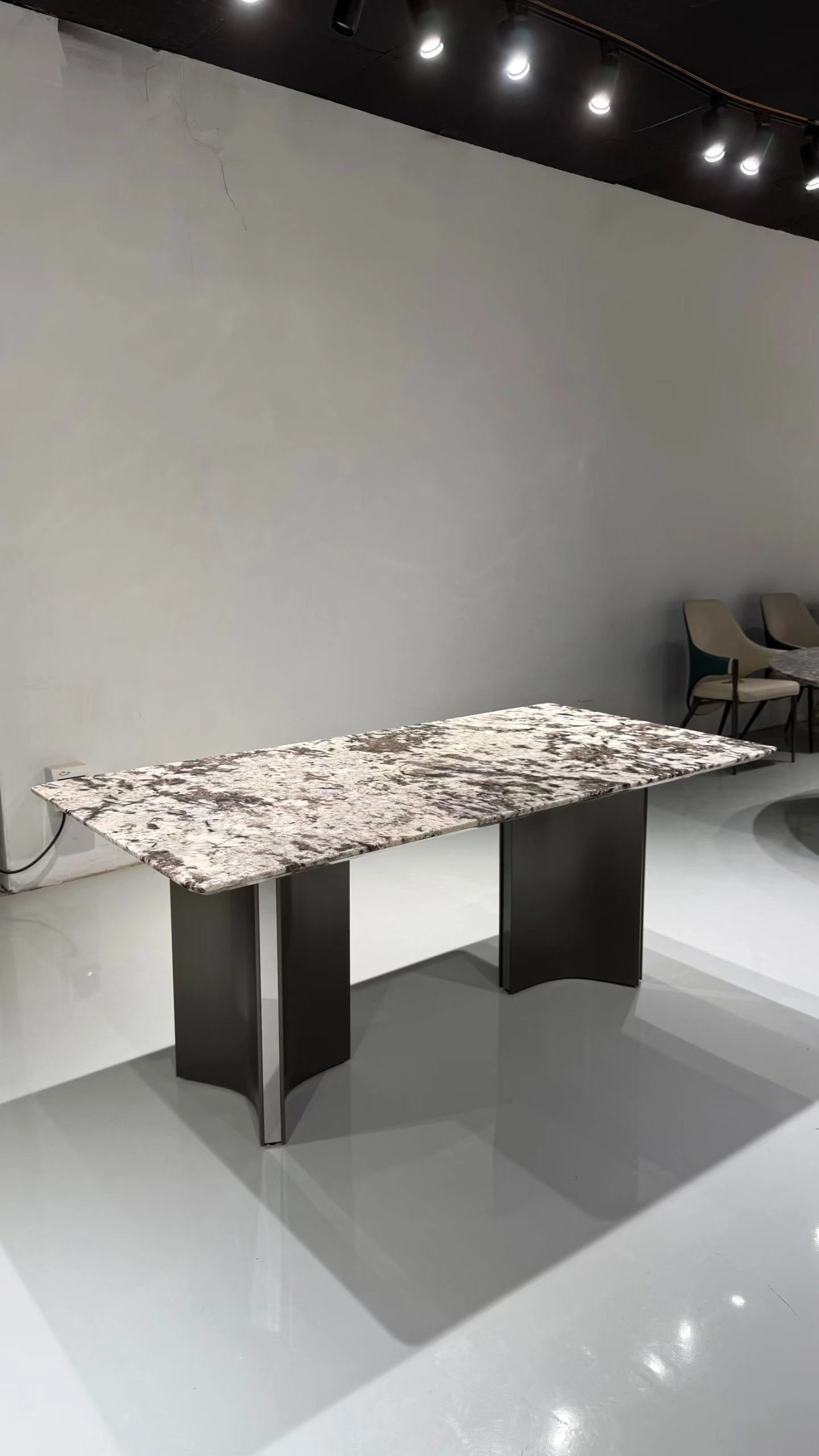 DT-617 Dining table