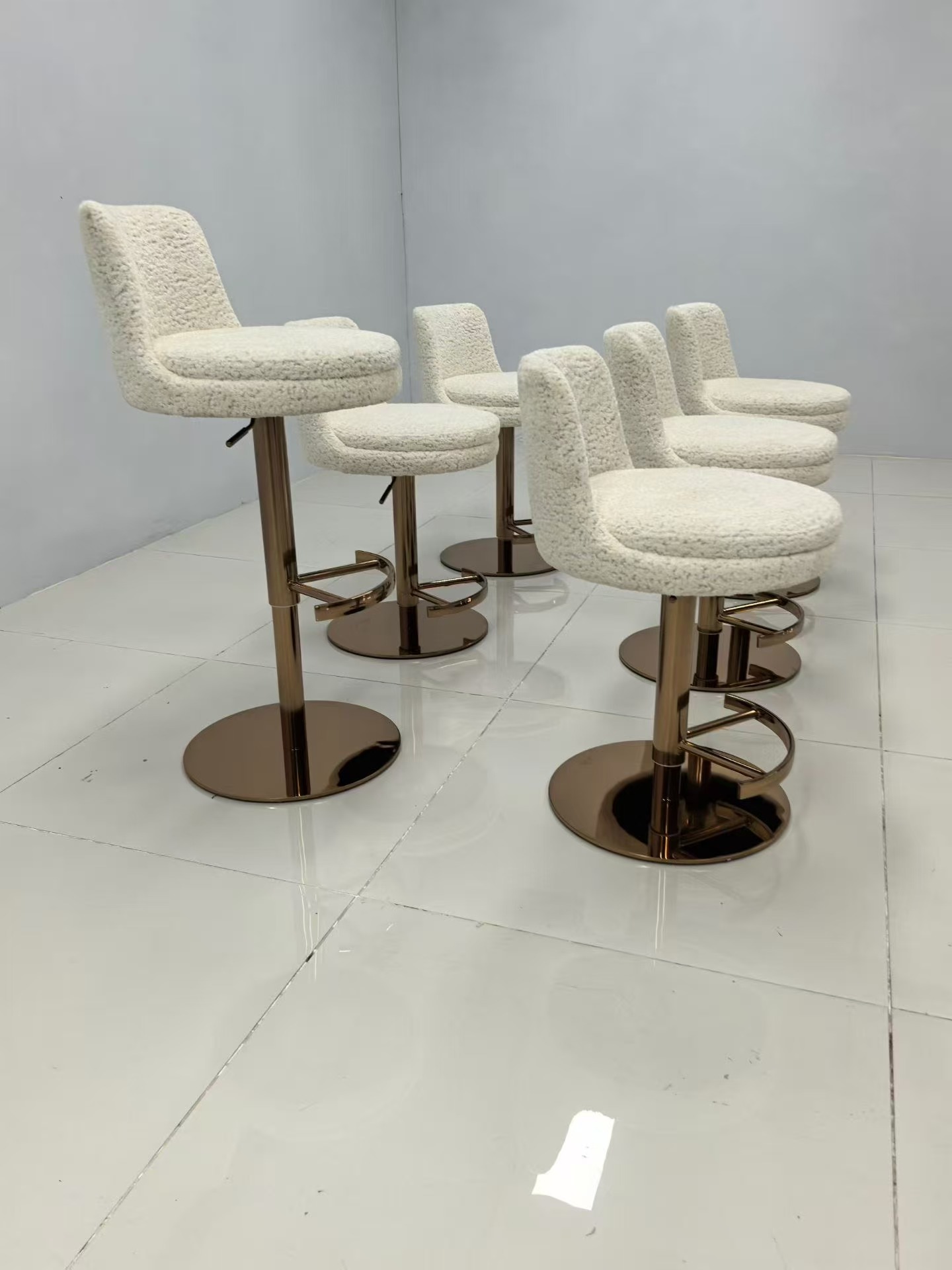 Milk white teddy velvet lifting bar chair
