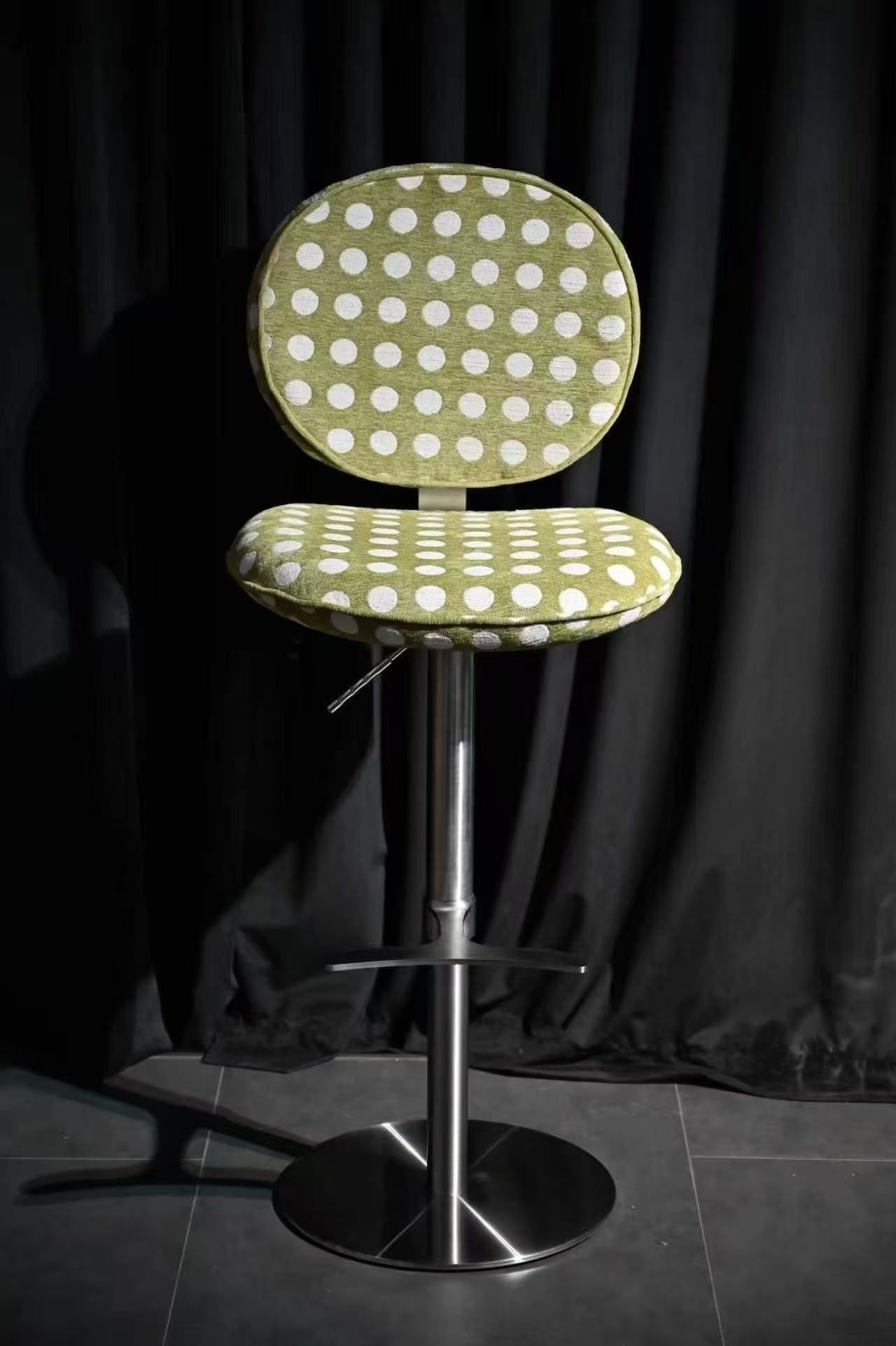 Retro polka dot bar chair