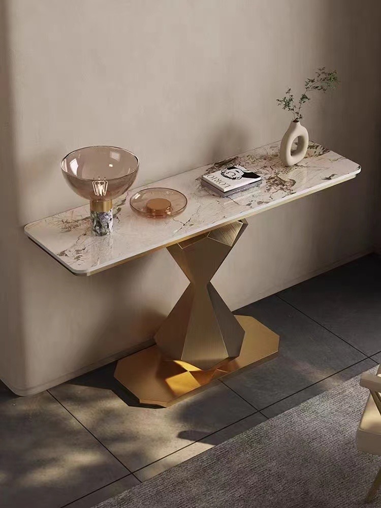 Diamond-cut porch table