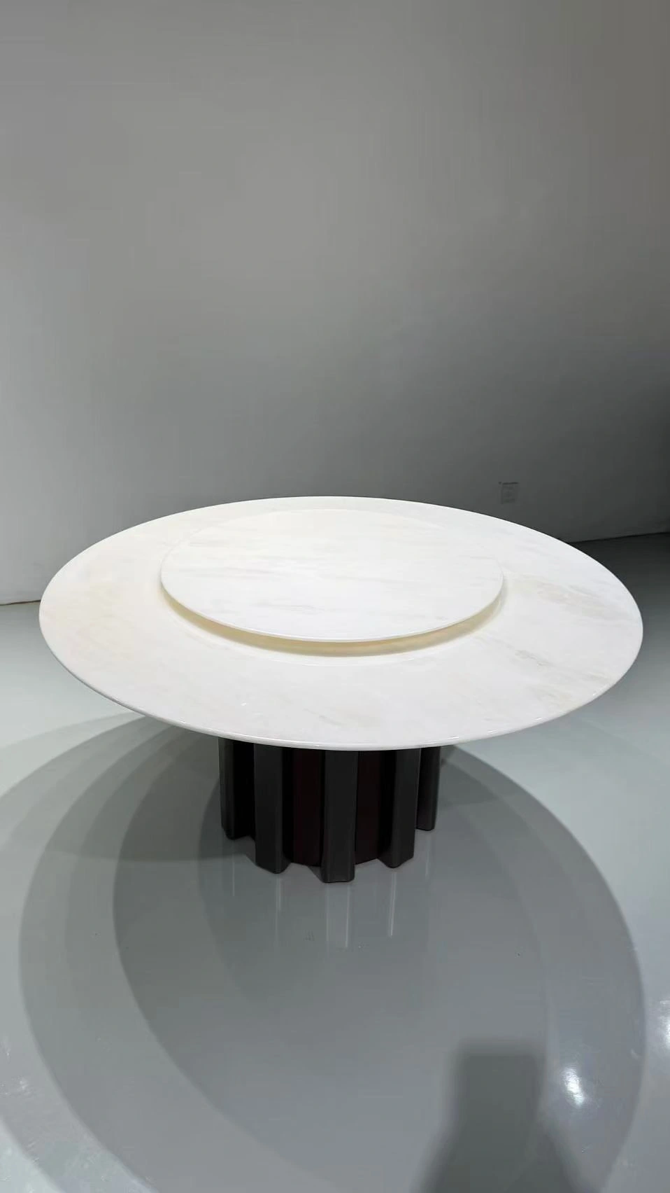 RT-004 Round table